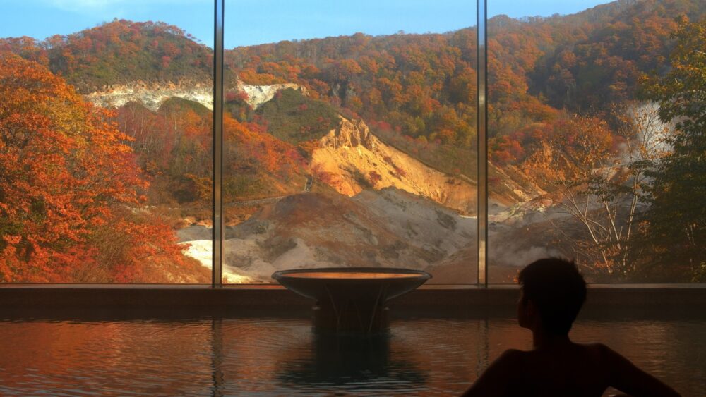 10月11月のカップル紅葉旅におすすめ!絶景の温泉旅館10選|北海道・関東甲信エリア
