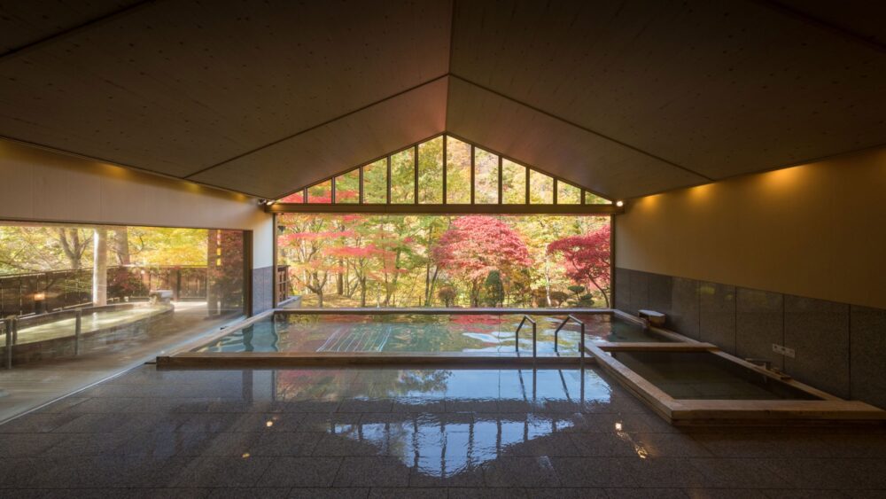 10月11月のカップル紅葉旅におすすめ!絶景の温泉旅館10選|北海道・関東甲信エリア