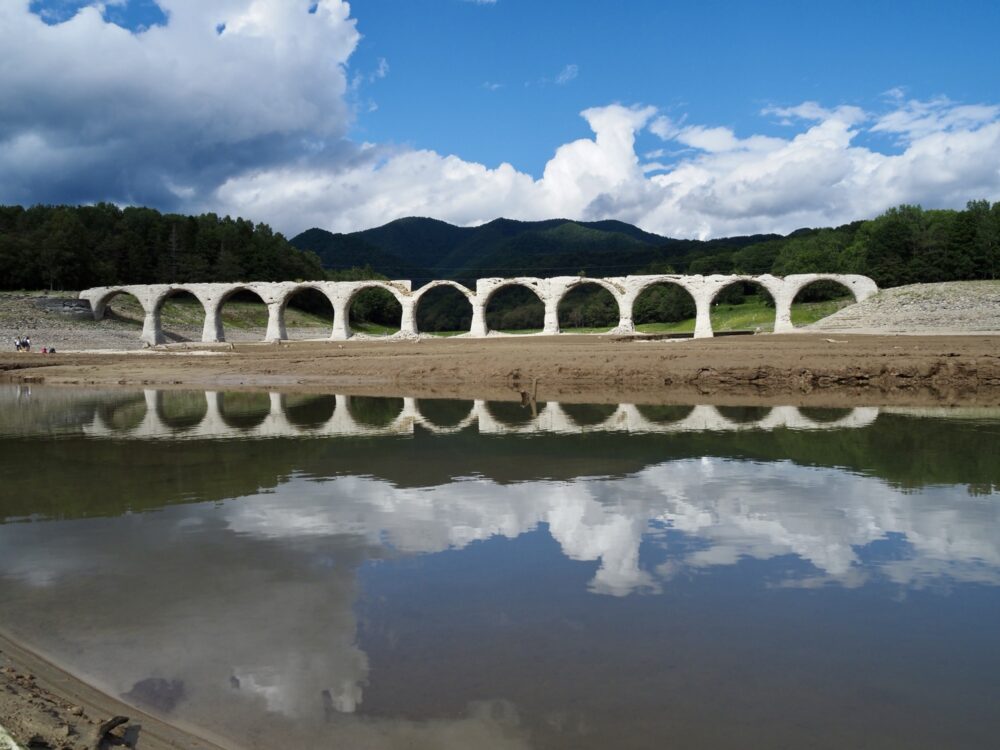 レビュー|北海道タウシュベツ橋梁ツアー!夏の服装や持ち物・周辺の観光情報