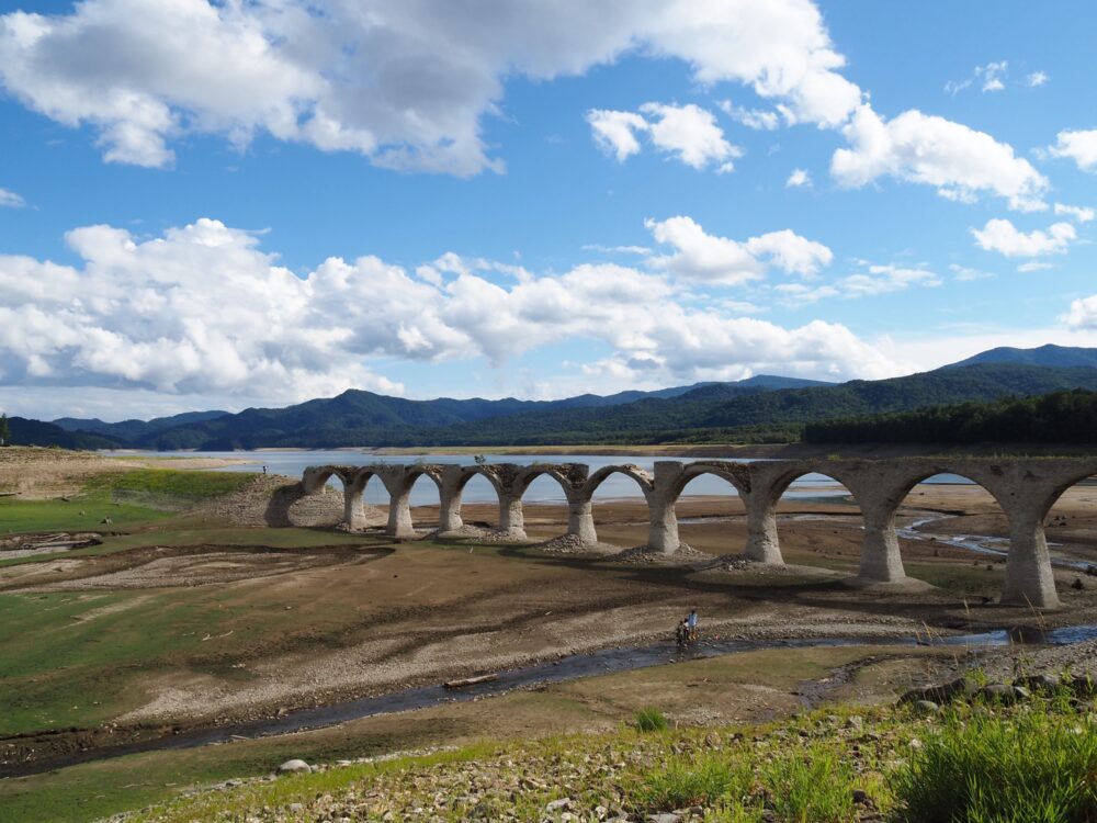 レビュー|北海道タウシュベツ橋梁ツアー!夏の服装や持ち物・周辺の観光情報