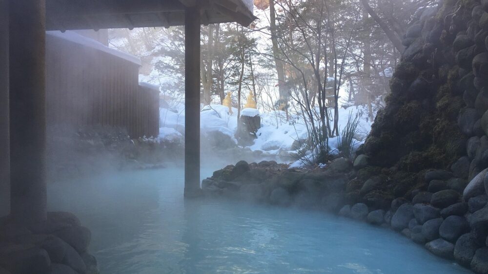 10月11月のカップル紅葉旅におすすめ!絶景の温泉旅館10選|北海道・関東甲信エリア