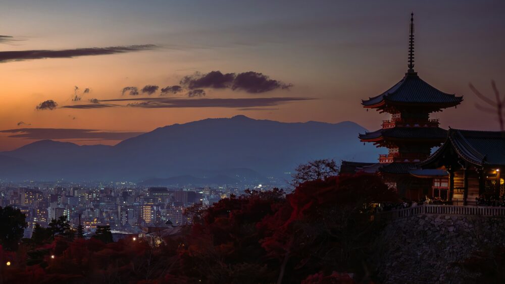 【京都】混雑を避けて紅葉を楽しむ|ライトアップ鑑賞におすすめな穴場ホテル5選