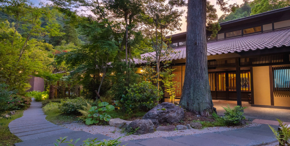 【2025年最新】有馬温泉の紅葉時期・見頃＆紅葉スポット近くの絶景宿7選