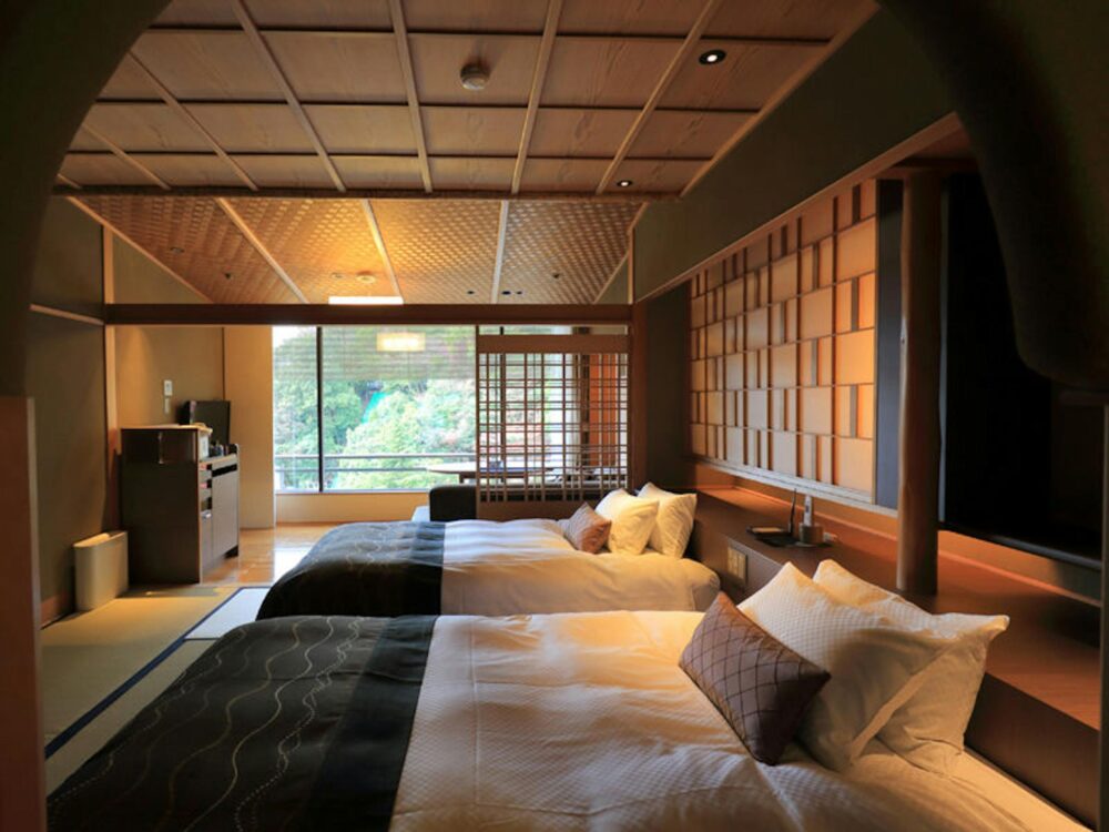 【2025年最新】有馬温泉の紅葉時期・見頃＆紅葉スポット近くの絶景宿7選